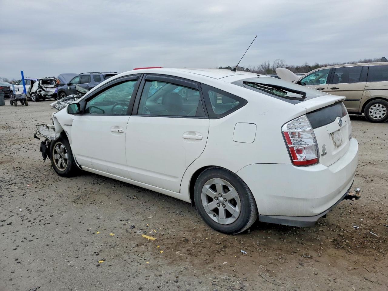 2009 TOYOTA PRIUS BASE photo 2