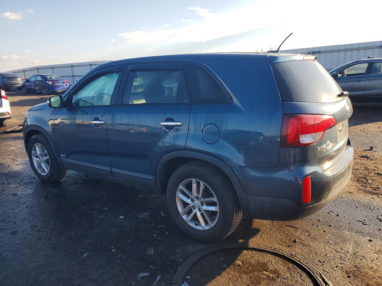2014 KIA SORENTO LX photo 2