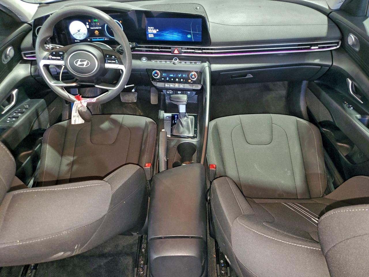 2024 HYUNDAI ELANTRA SEL photo 8