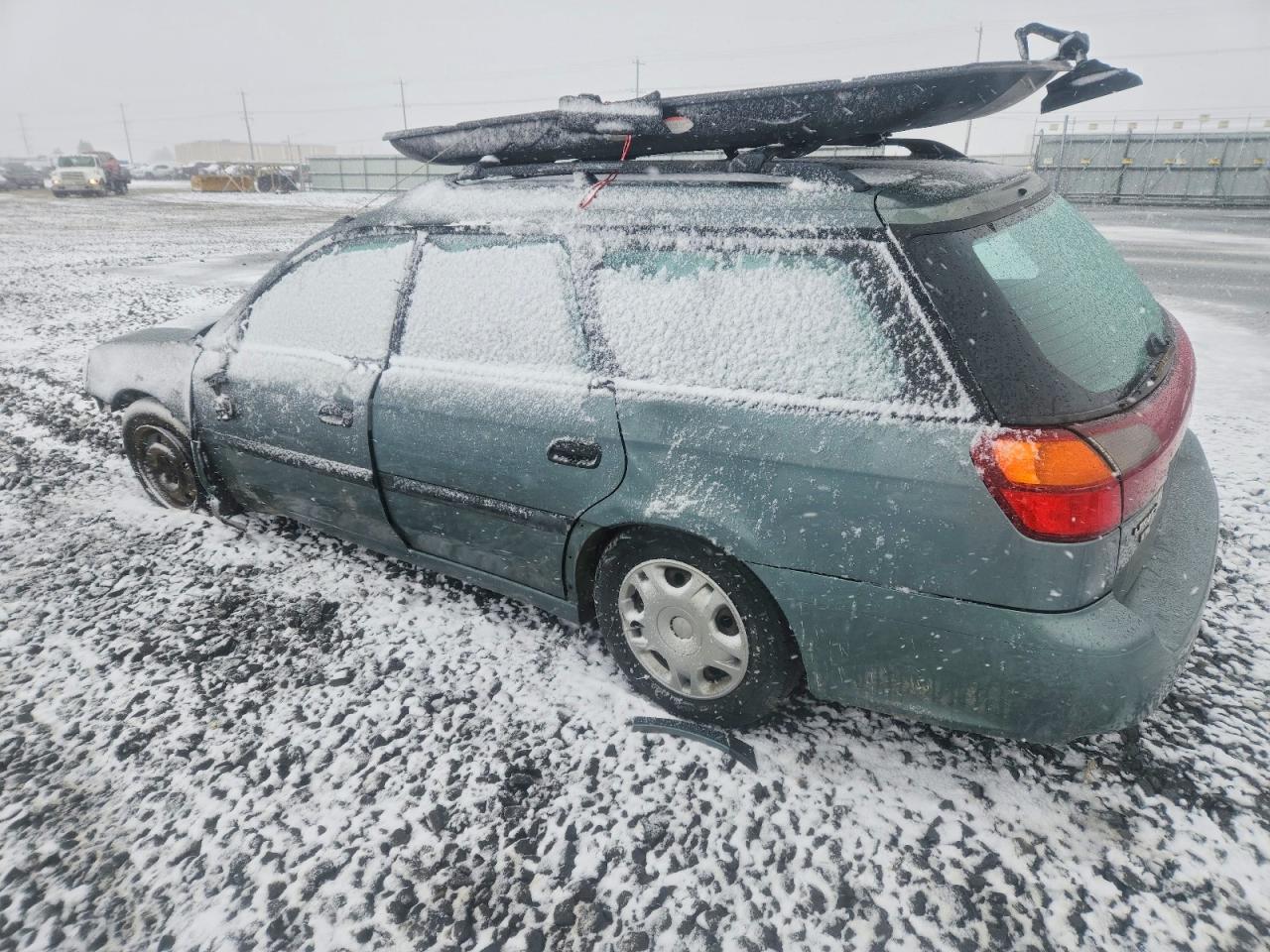 2002 SUBARU LEGACY L photo 2