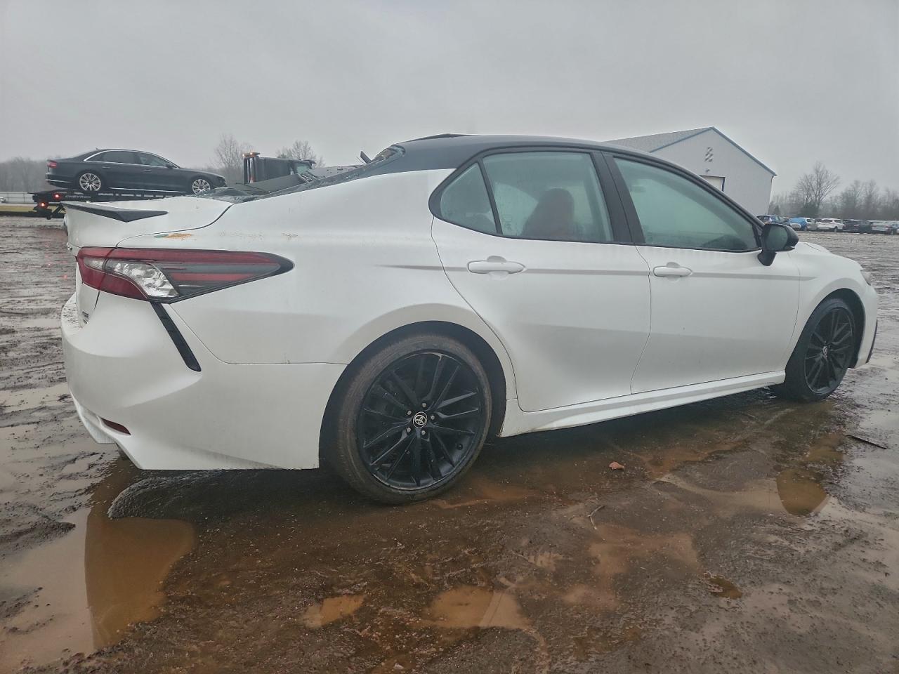 2021 TOYOTA CAMRY XSE photo 3