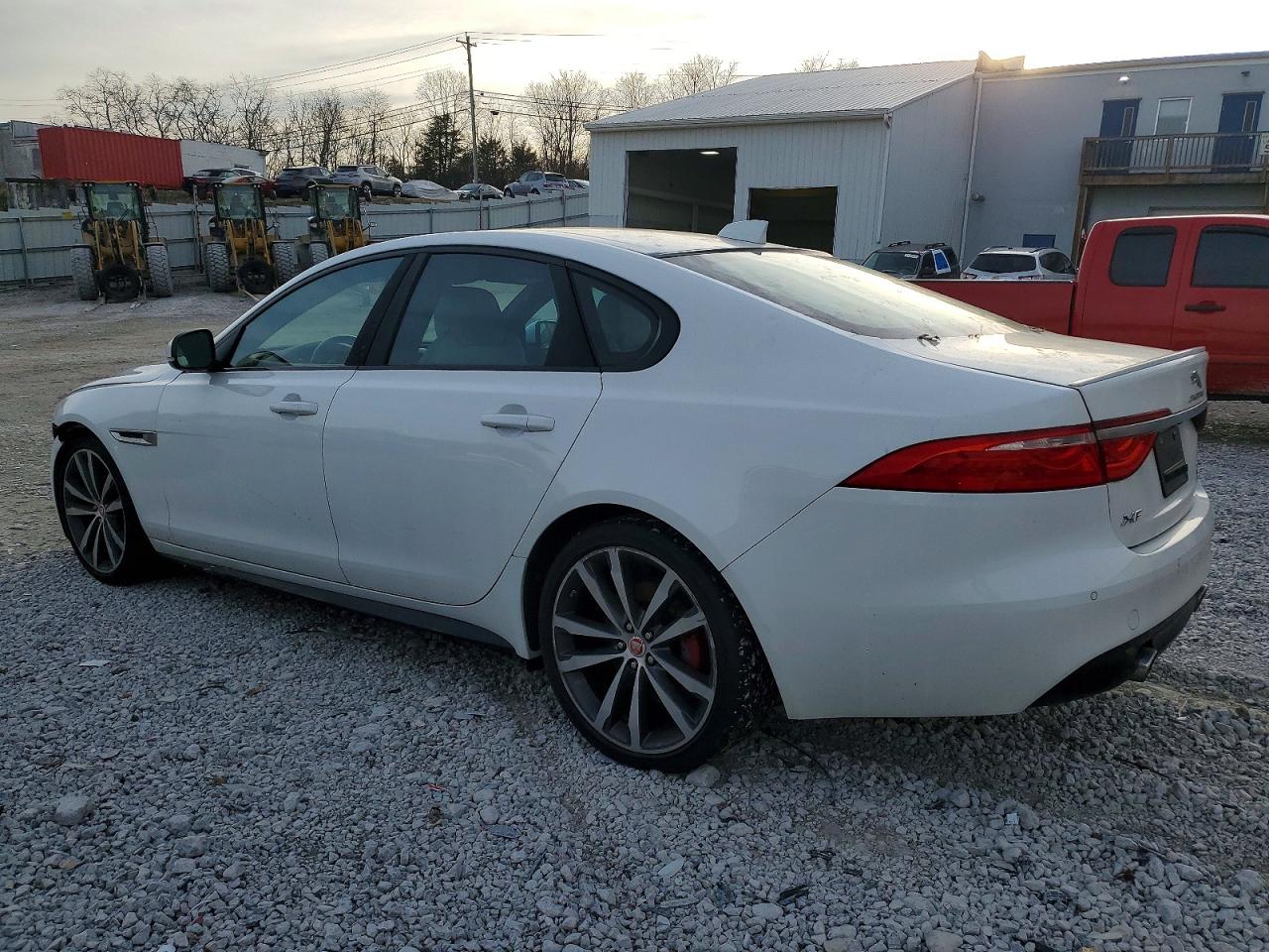 2016 JAGUAR XF S photo 2
