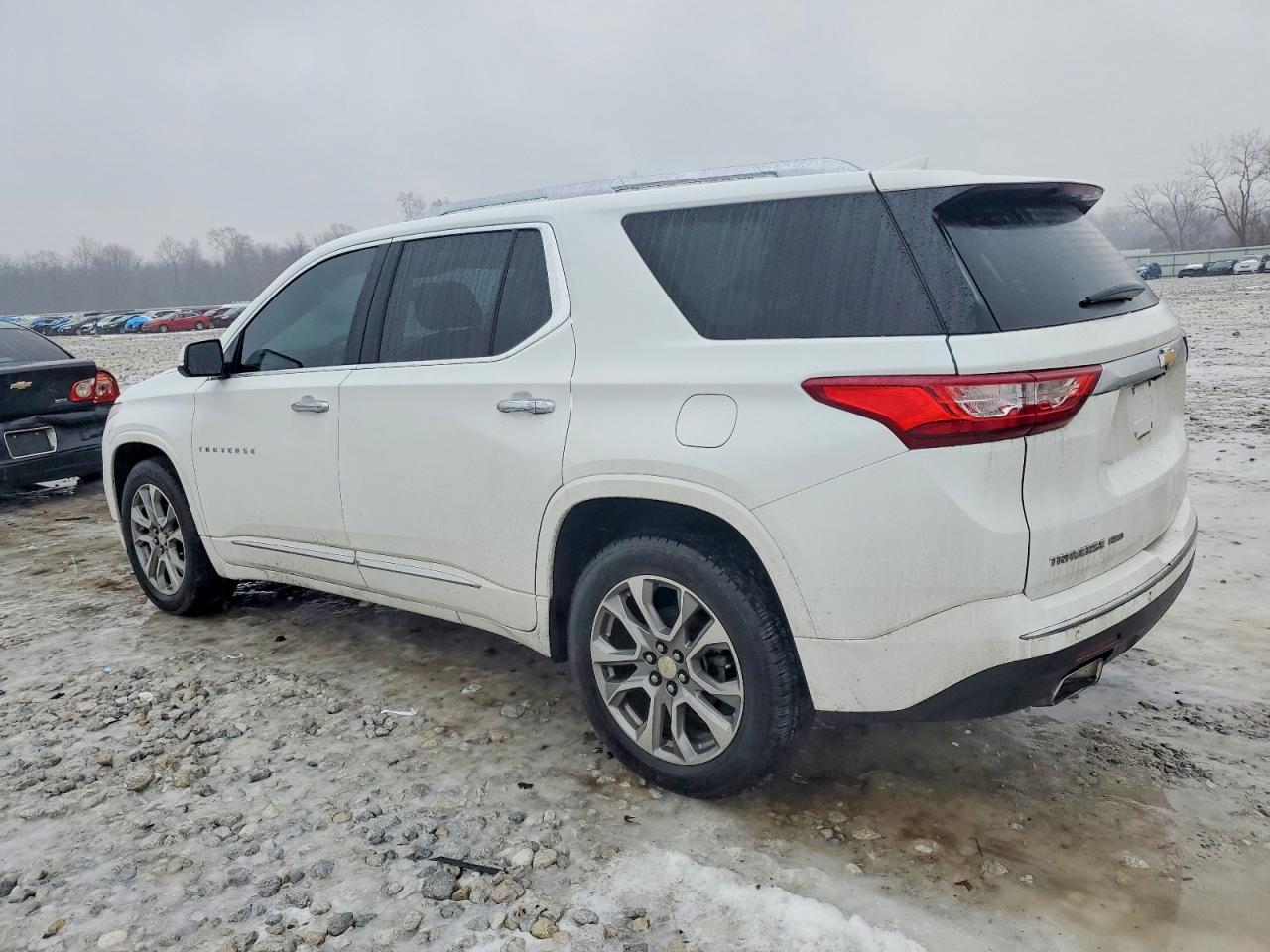 2020 CHEVROLET TRAVERSE PREMIER photo 2