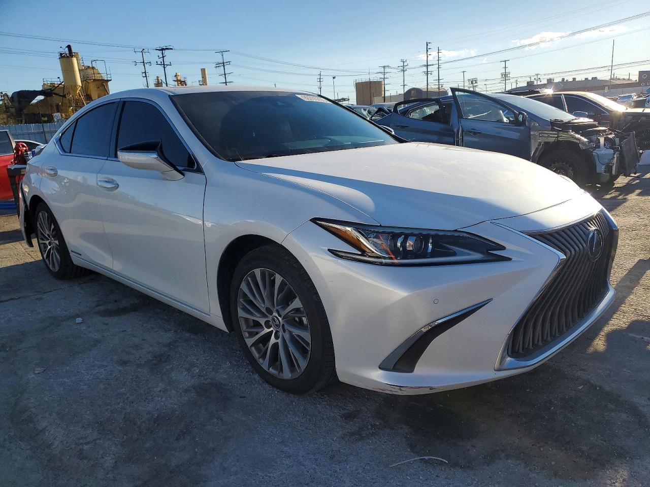 2021 LEXUS ES 300H photo 4