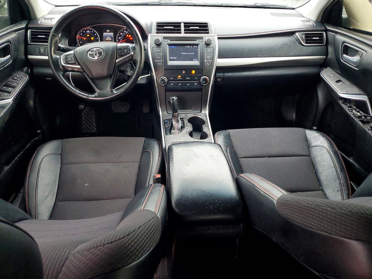 2016 TOYOTA CAMRY LE photo 8