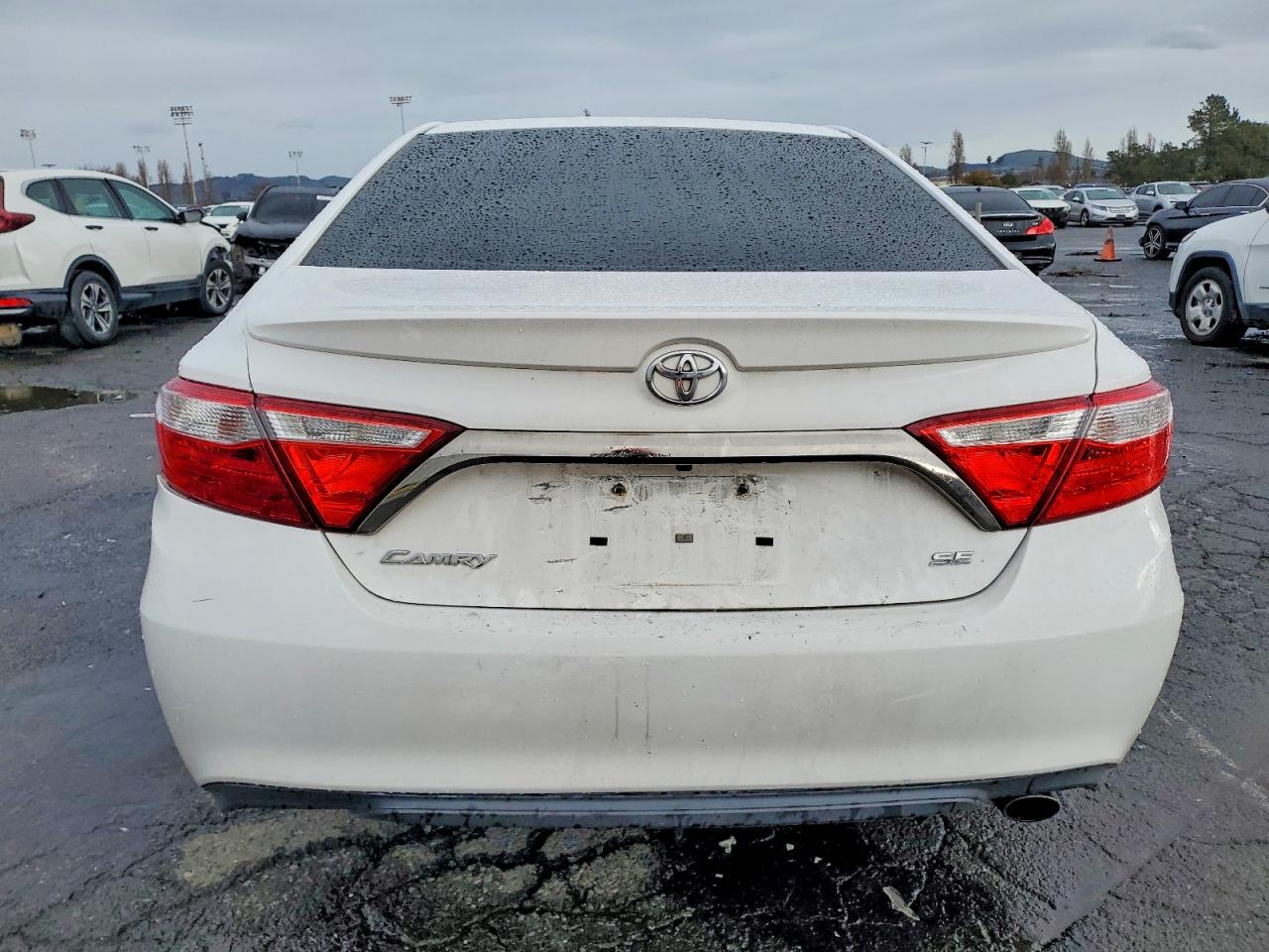 2016 TOYOTA CAMRY LE photo 6