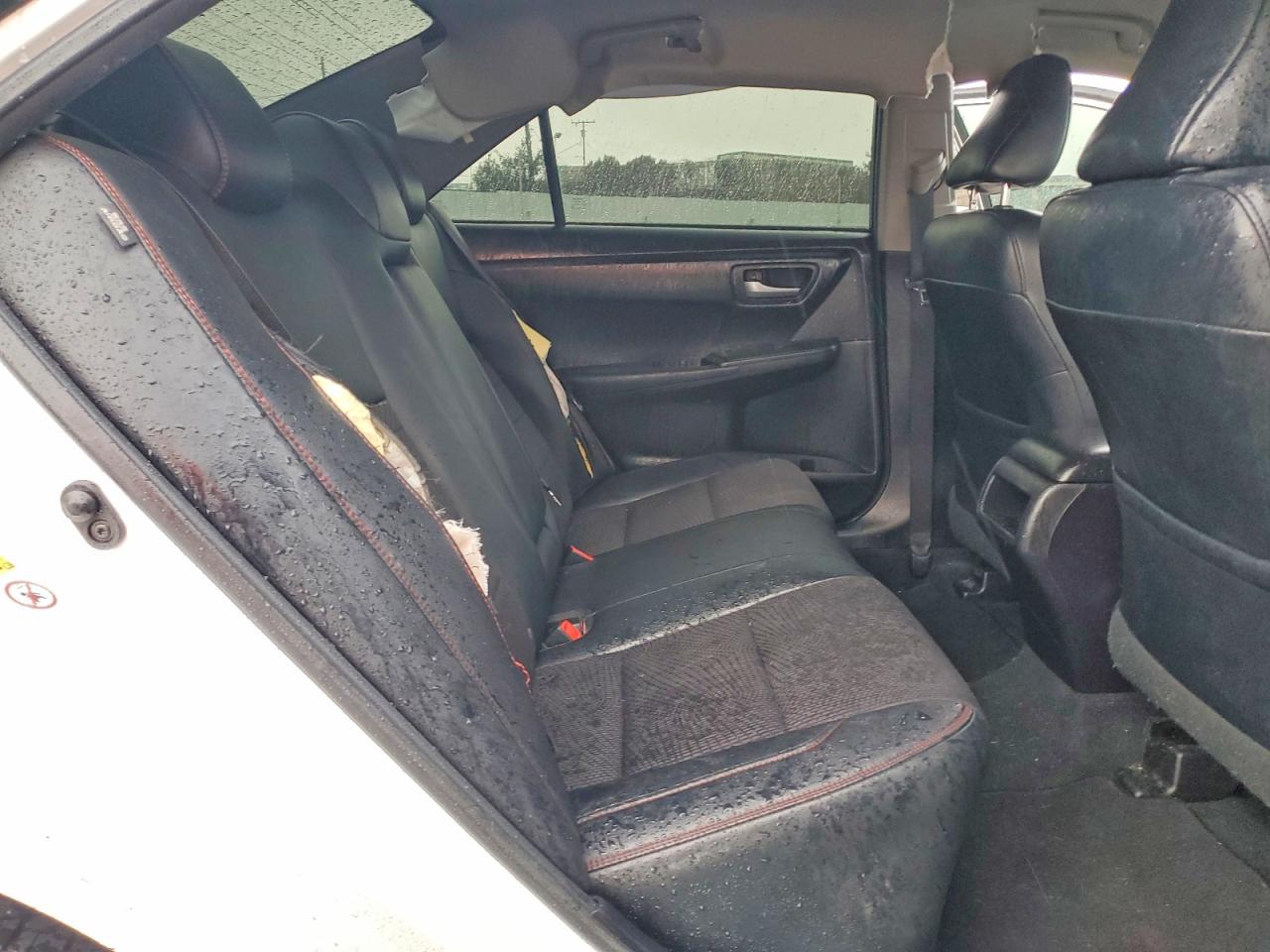 2016 TOYOTA CAMRY LE photo 10