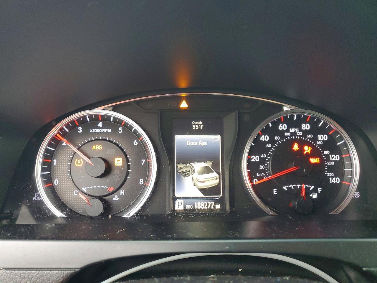 2016 TOYOTA CAMRY LE photo 9