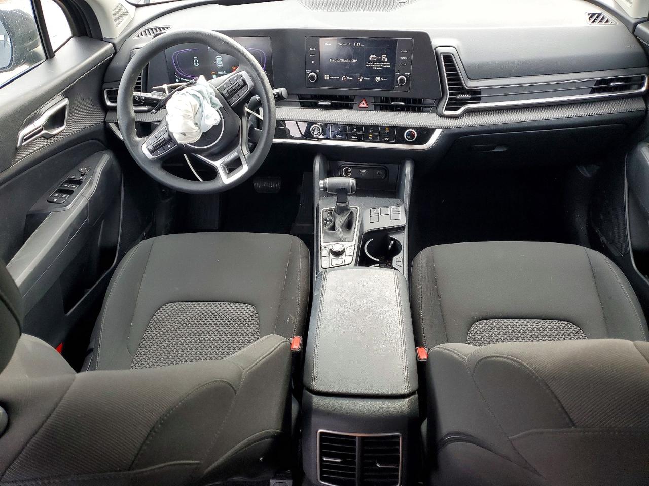 2025 KIA SPORTAGE LX photo 8