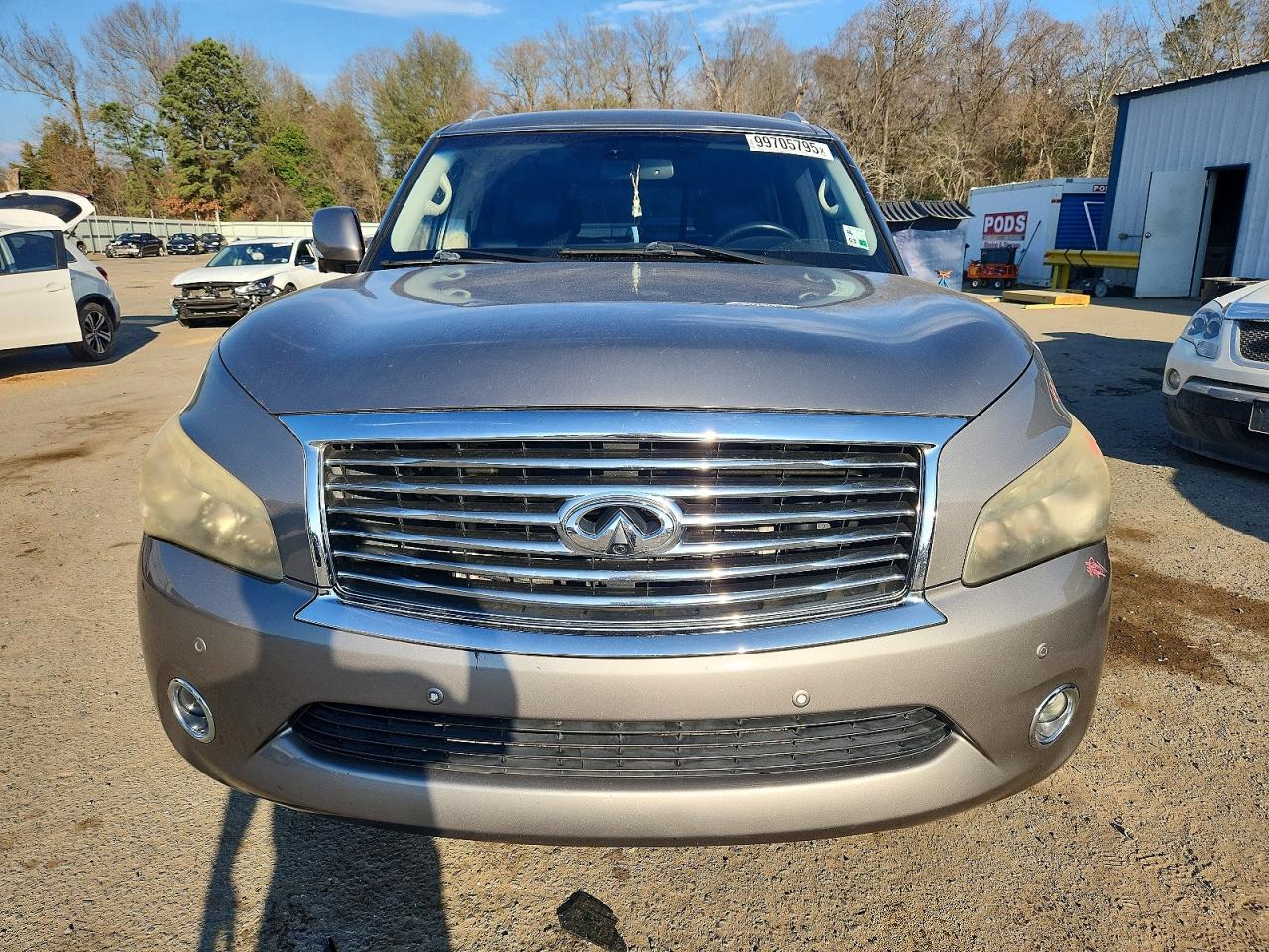2013 INFINITI QX56 photo 5