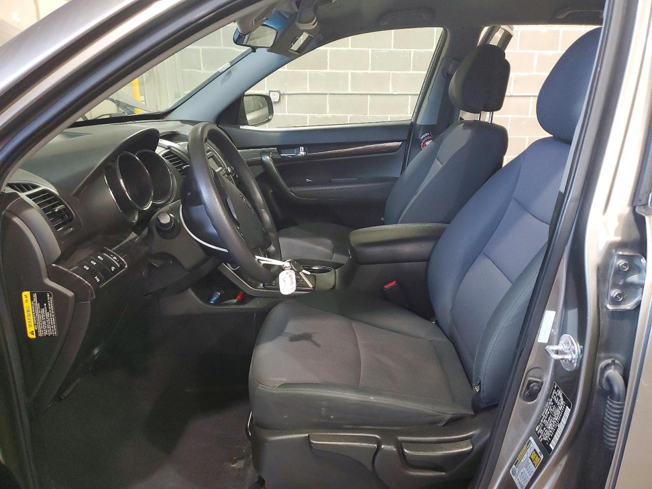 2013 KIA SORENTO LX photo 7