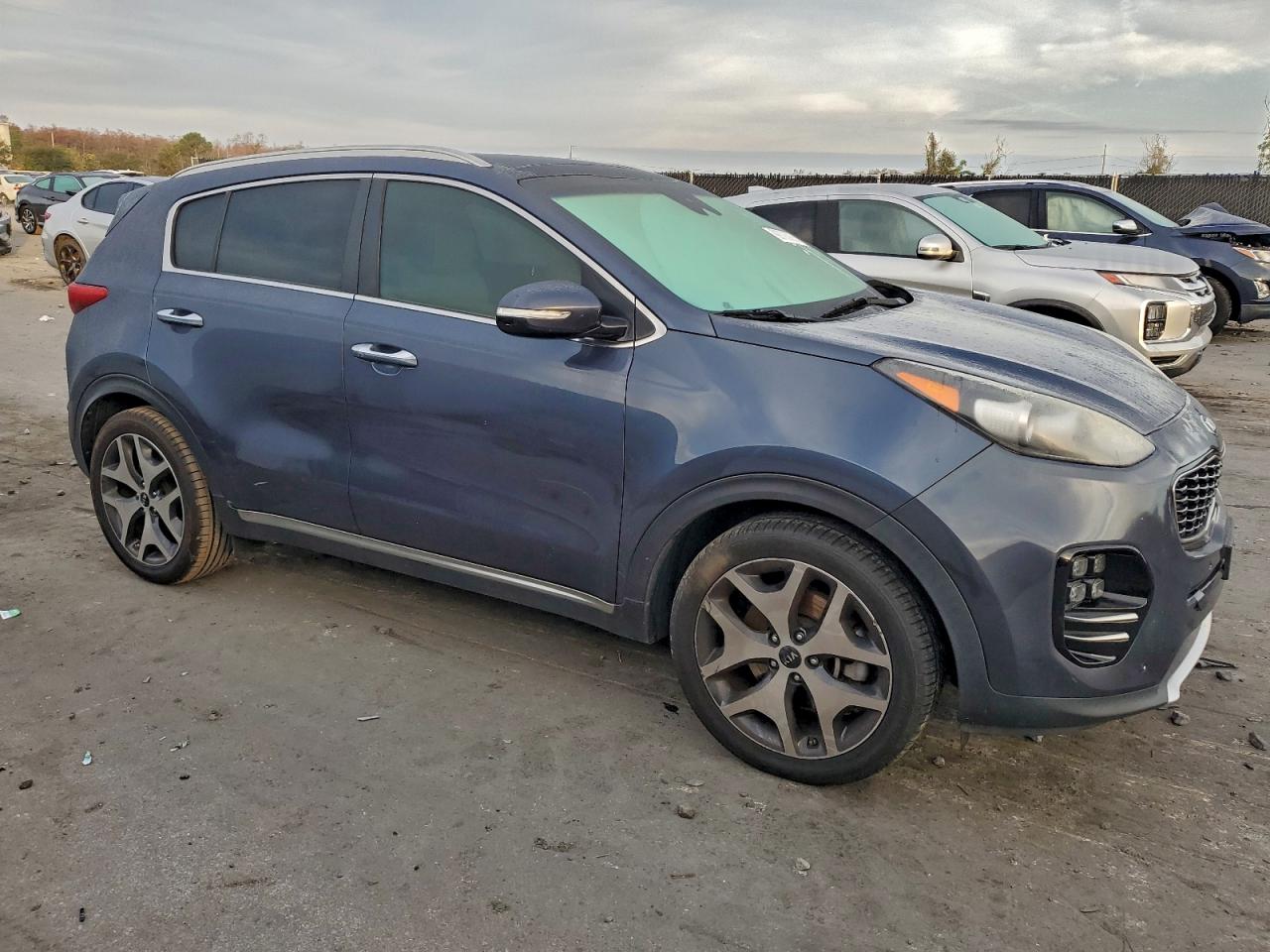 2017 KIA SPORTAGE SX photo 4