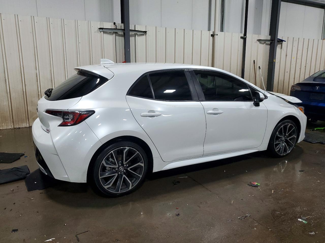 2021 TOYOTA COROLLA XSE photo 3
