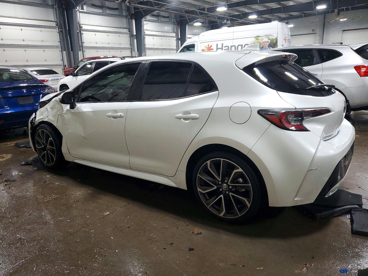 2021 TOYOTA COROLLA XSE photo 2