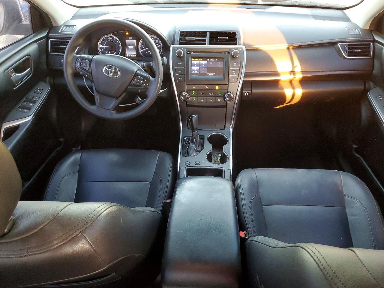 2017 TOYOTA CAMRY LE photo 8