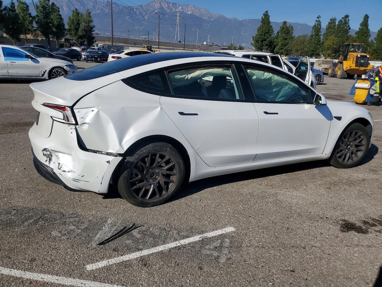 2024 TESLA MODEL 3 photo 3