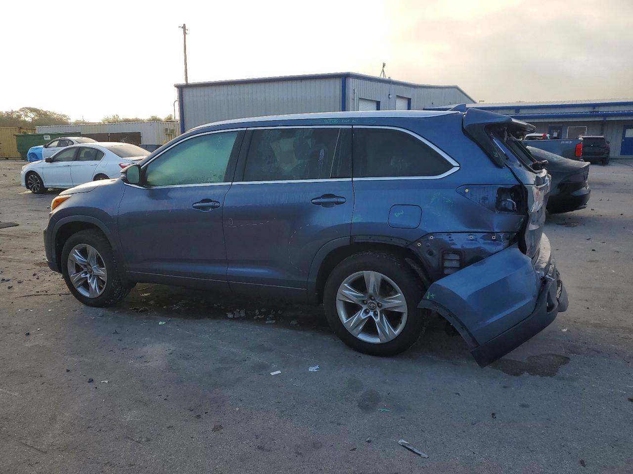 2016 TOYOTA HIGHLANDER LIMITED PLATINUM photo 2