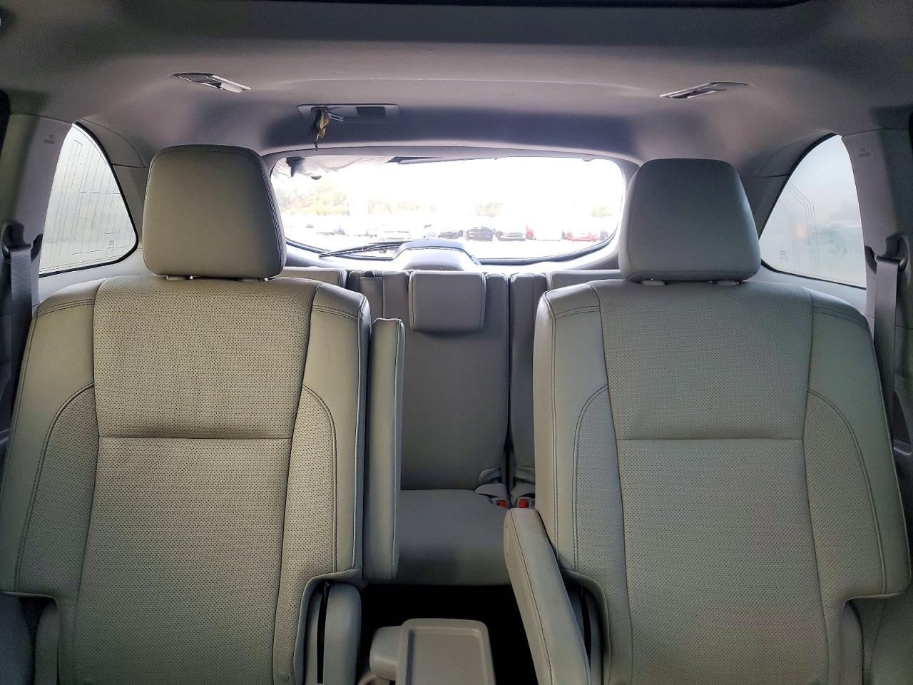 2016 TOYOTA HIGHLANDER LIMITED PLATINUM photo 10