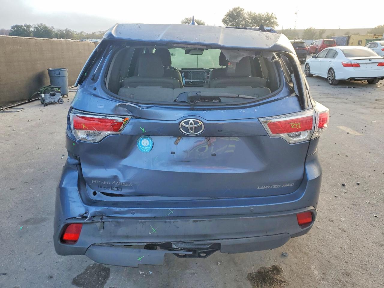 2016 TOYOTA HIGHLANDER LIMITED PLATINUM photo 6