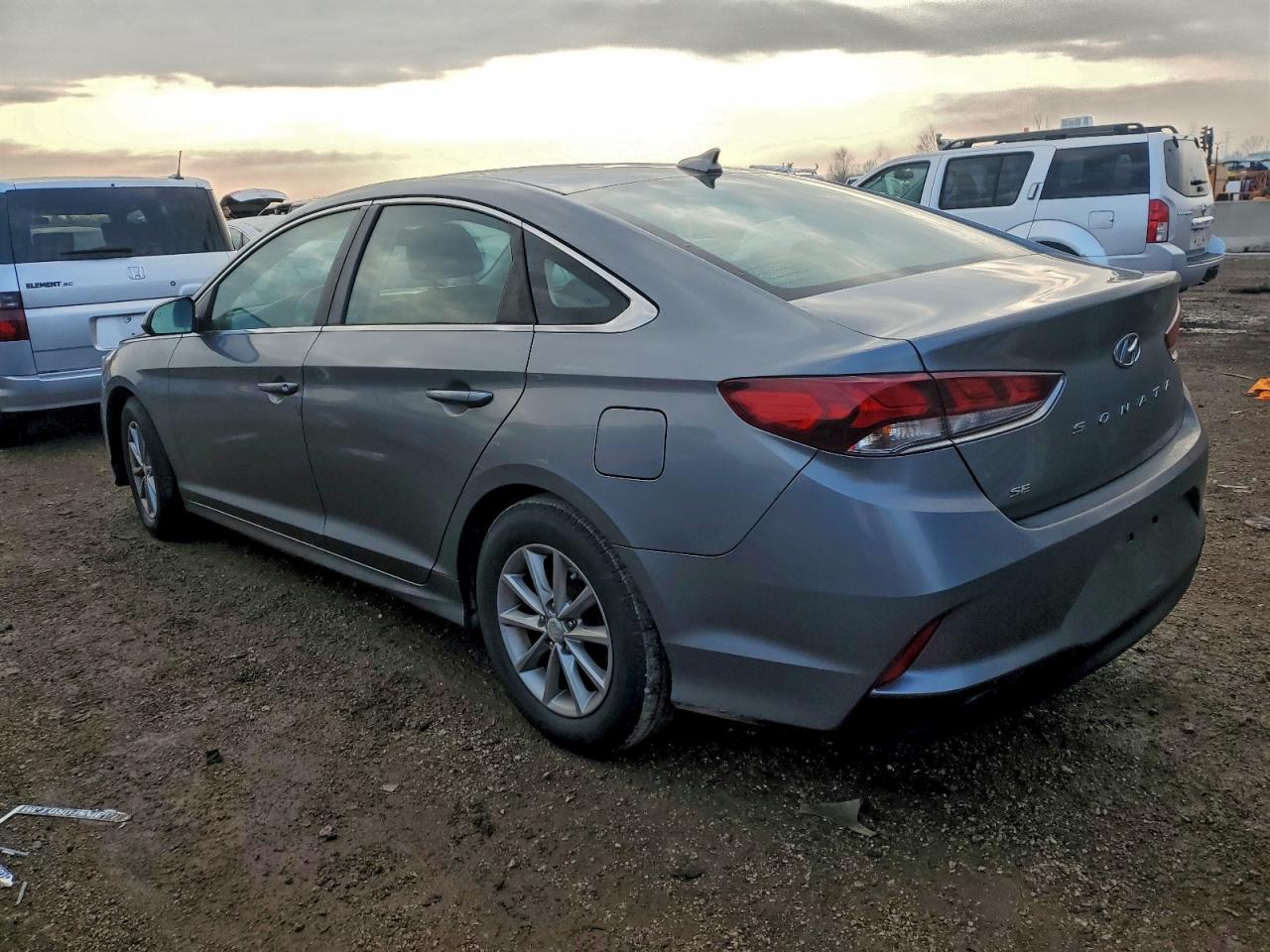 2018 HYUNDAI SONATA SE photo 2