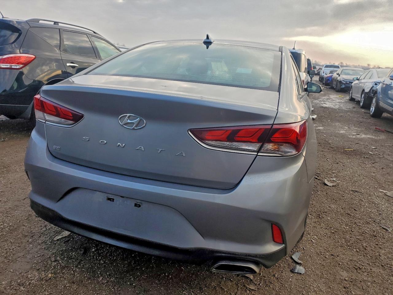 2018 HYUNDAI SONATA SE photo 6