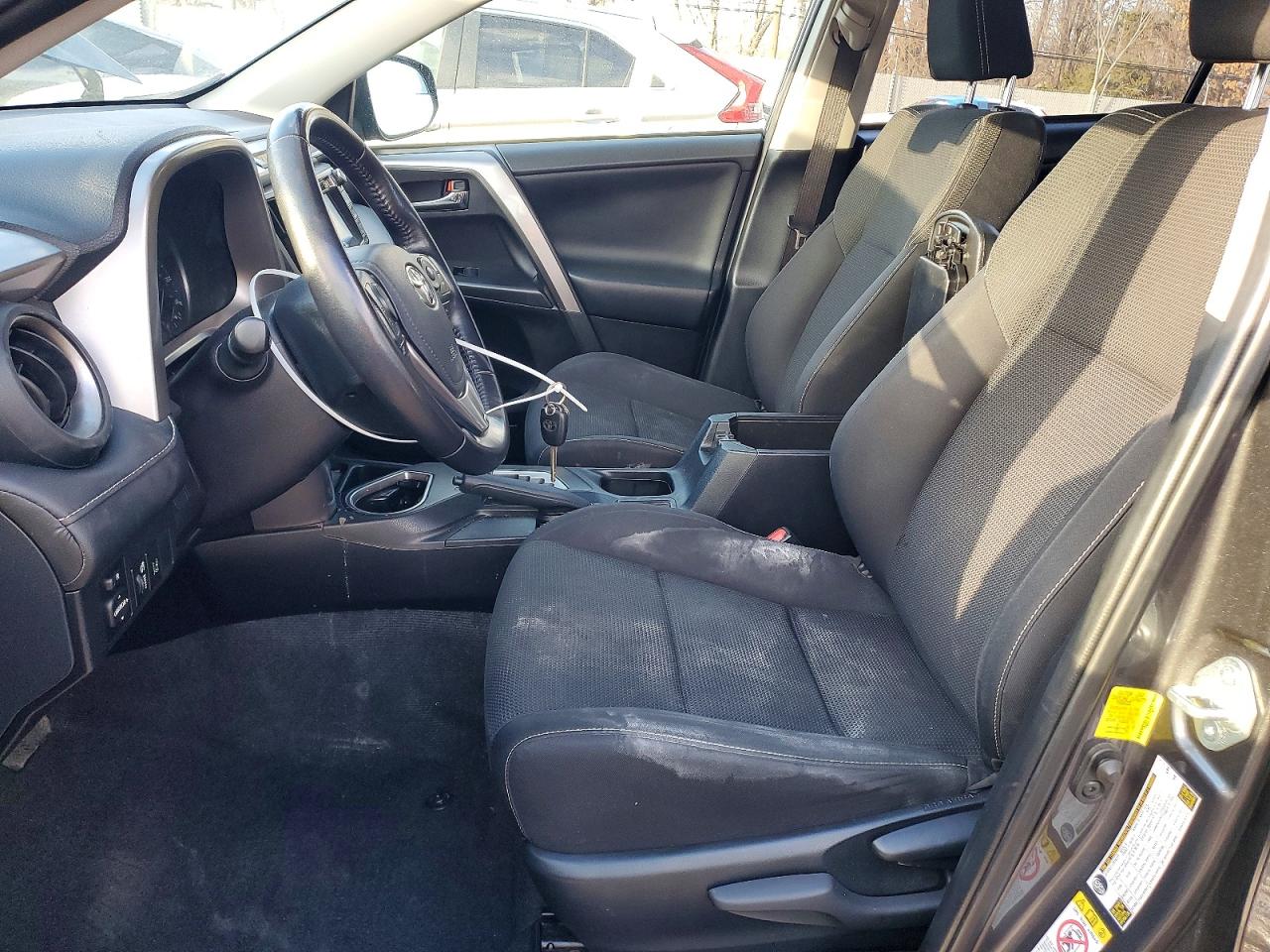 2017 TOYOTA RAV4 XLE photo 7
