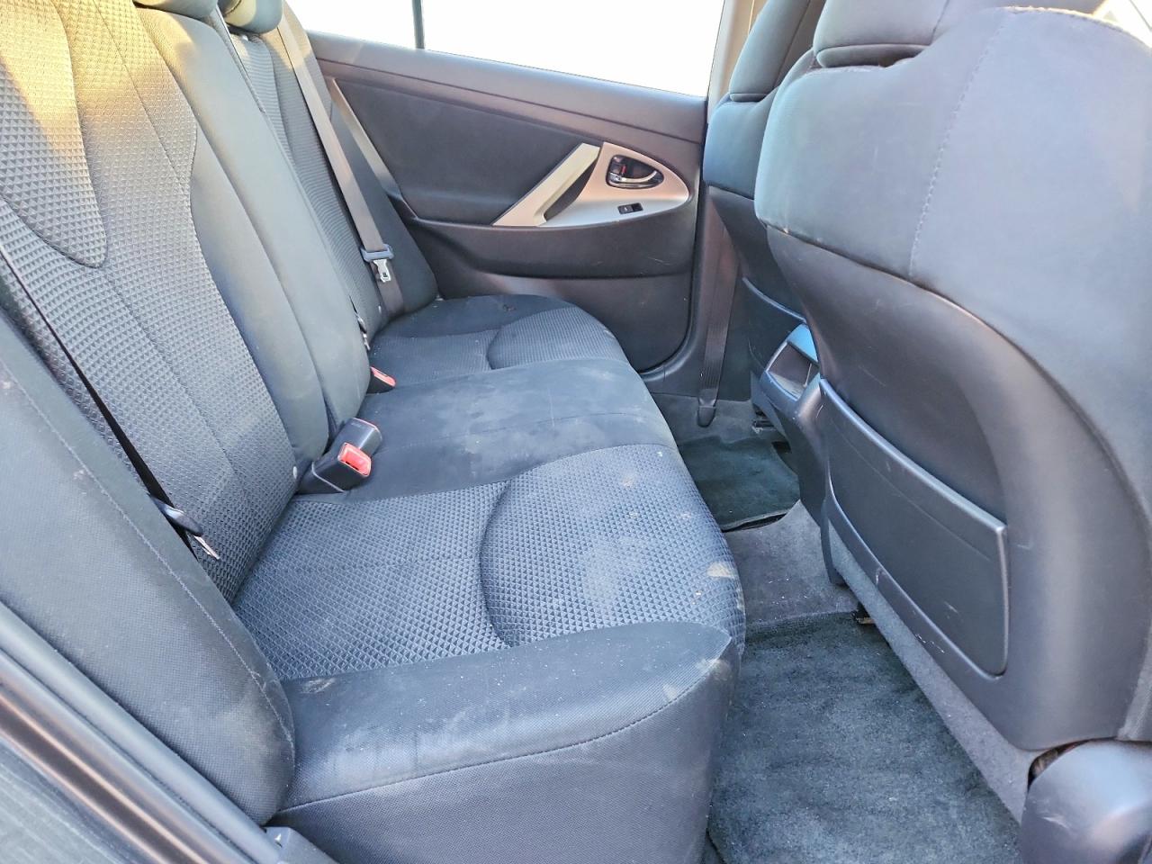 2010 TOYOTA CAMRY BASE photo 10