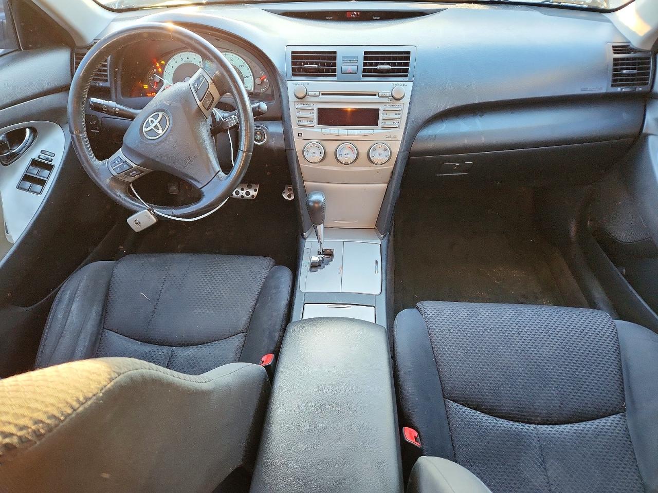 2010 TOYOTA CAMRY BASE photo 8