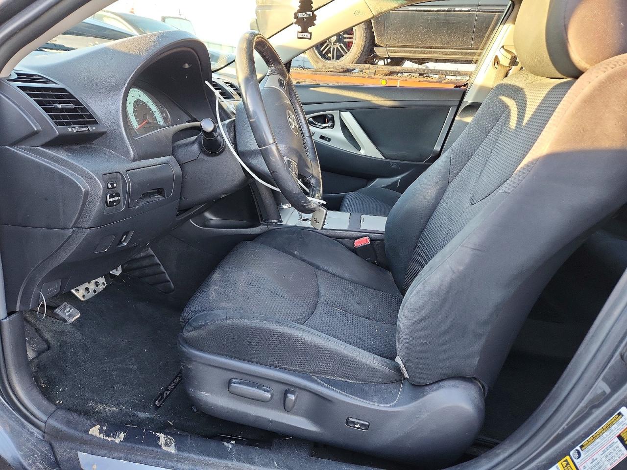 2010 TOYOTA CAMRY BASE photo 7