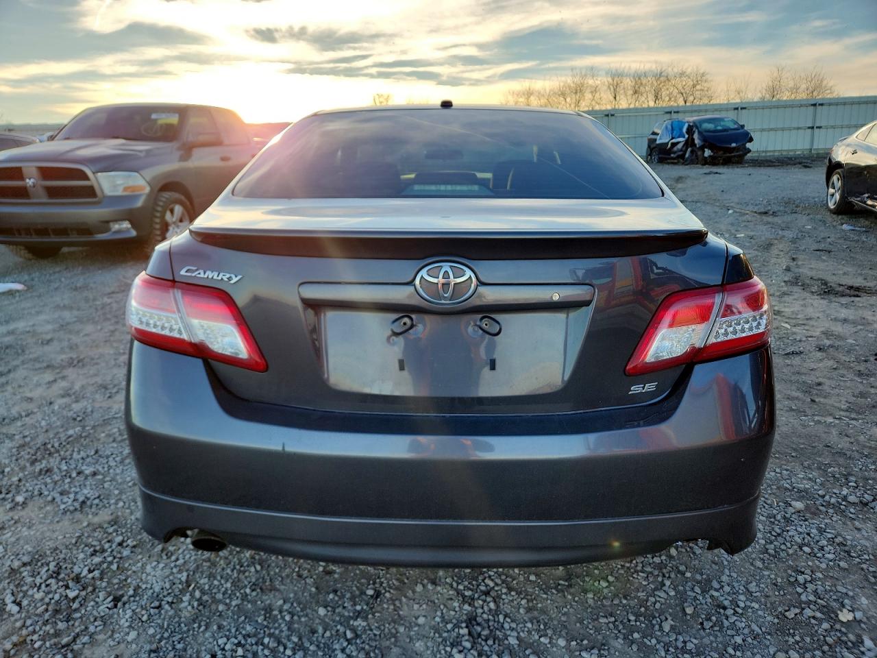 2010 TOYOTA CAMRY BASE photo 6