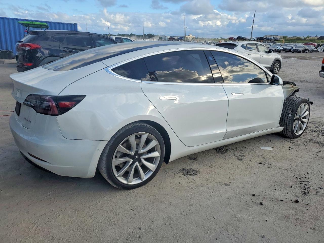 2019 TESLA MODEL 3 photo 3