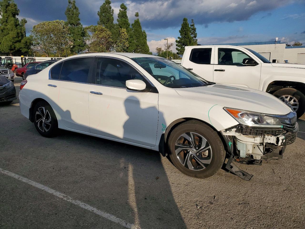 2017 HONDA ACCORD LX photo 4