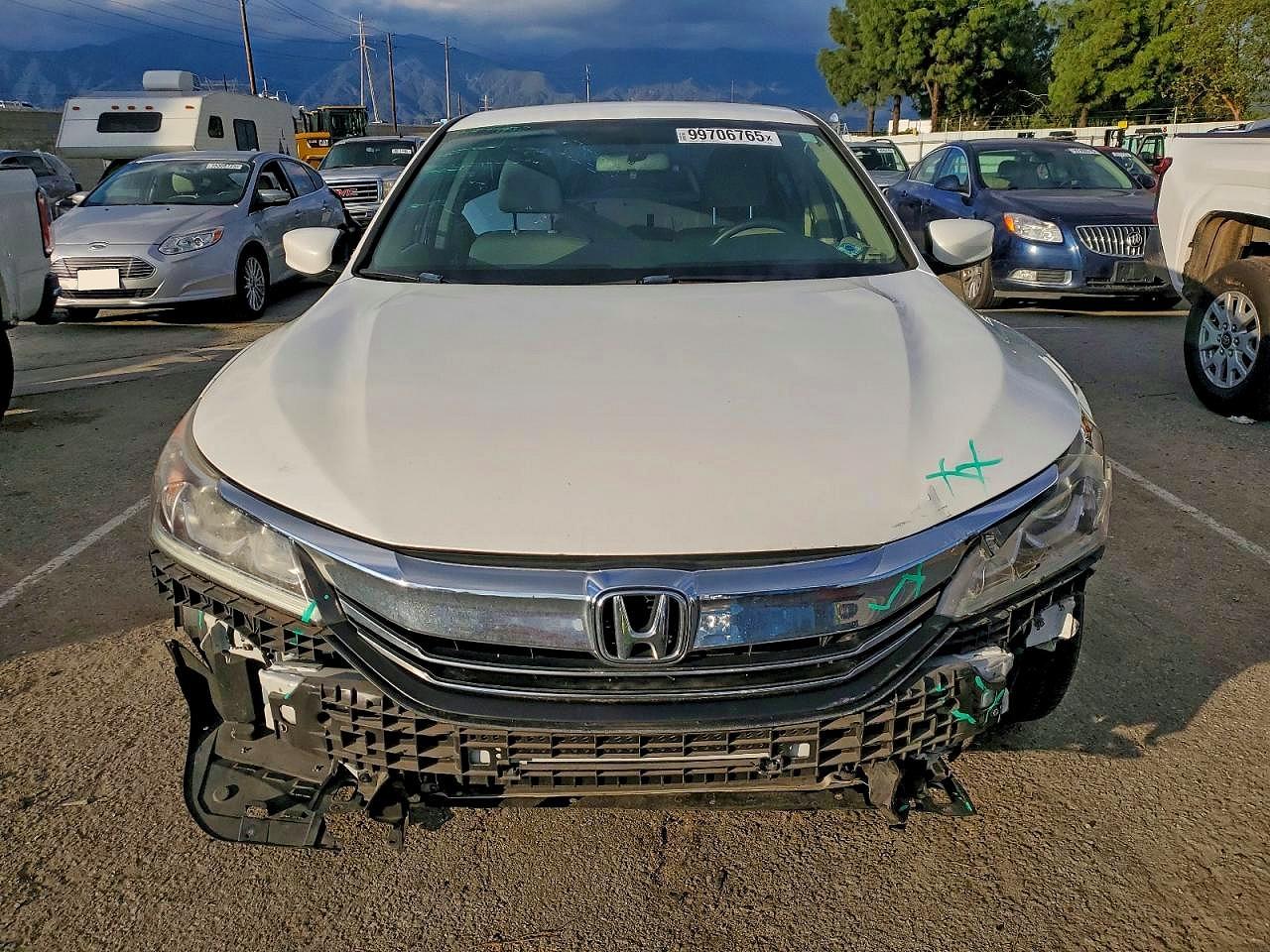 2017 HONDA ACCORD LX photo 5