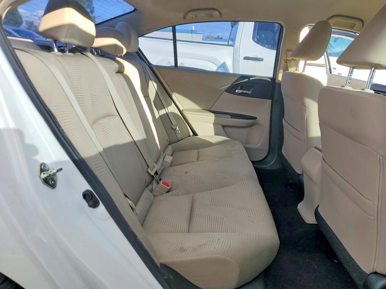 2017 HONDA ACCORD LX photo 10
