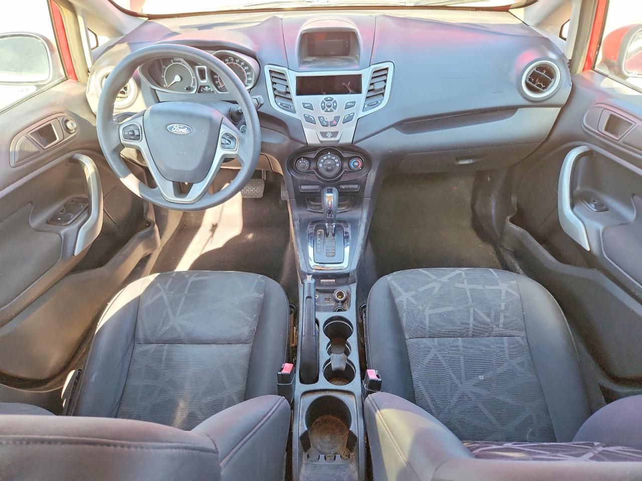 2011 FORD FIESTA SE photo 8