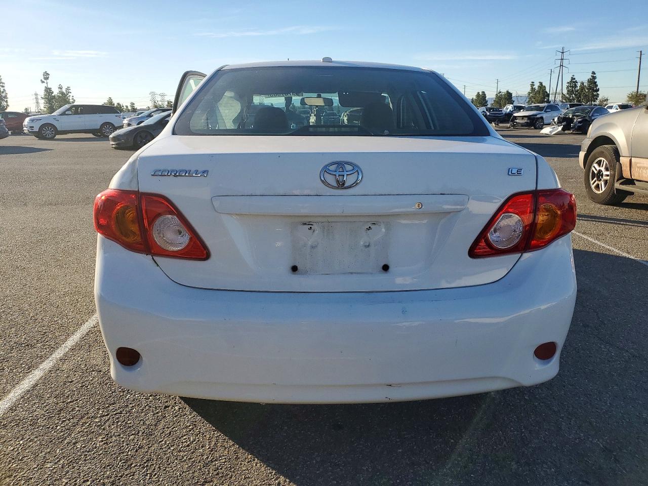 2010 TOYOTA COROLLA LE photo 6