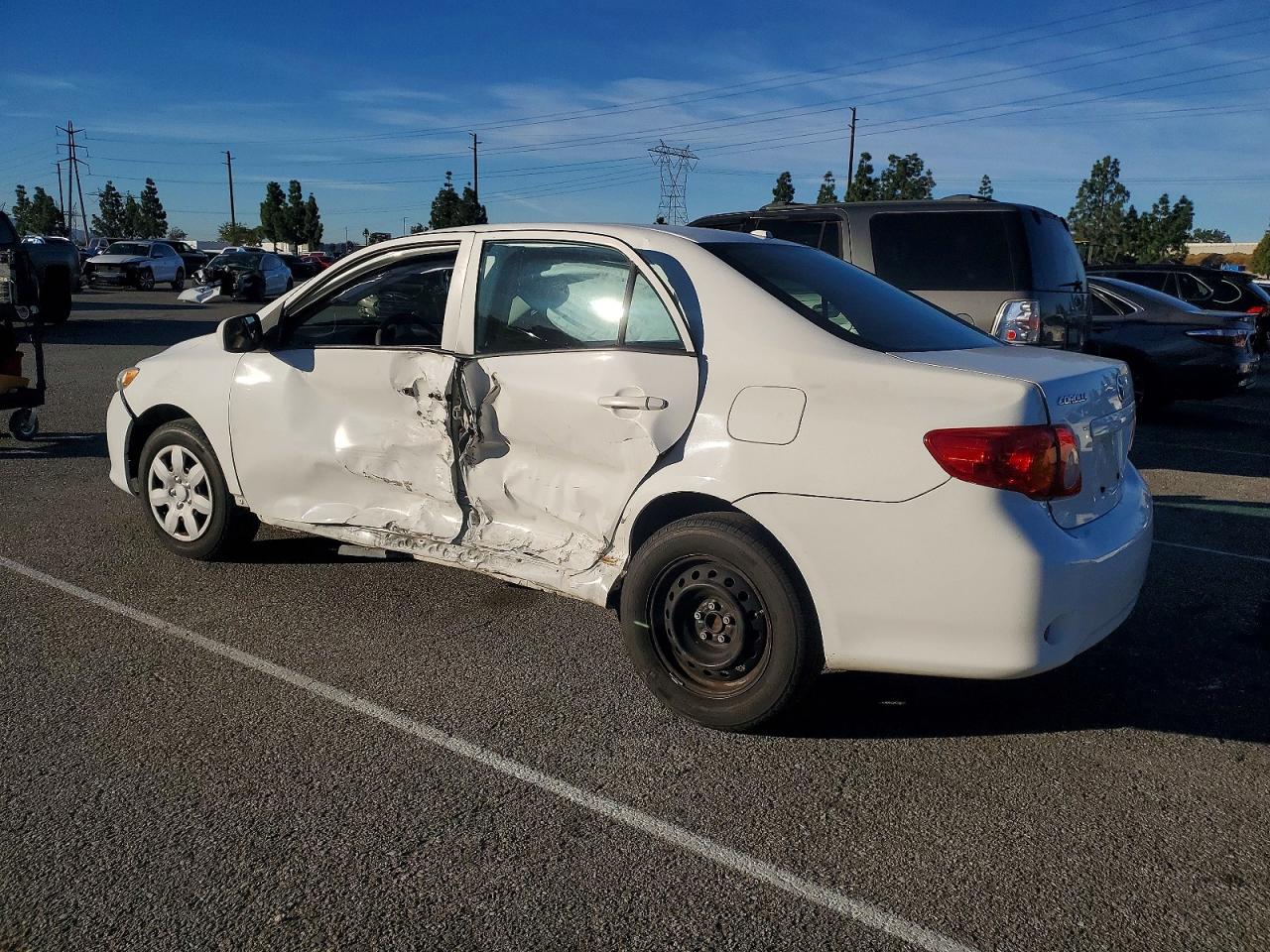 2010 TOYOTA COROLLA LE photo 2