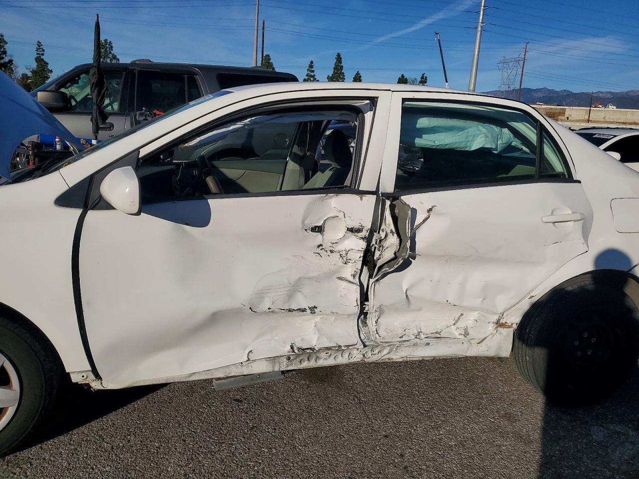 2010 TOYOTA COROLLA LE photo 7