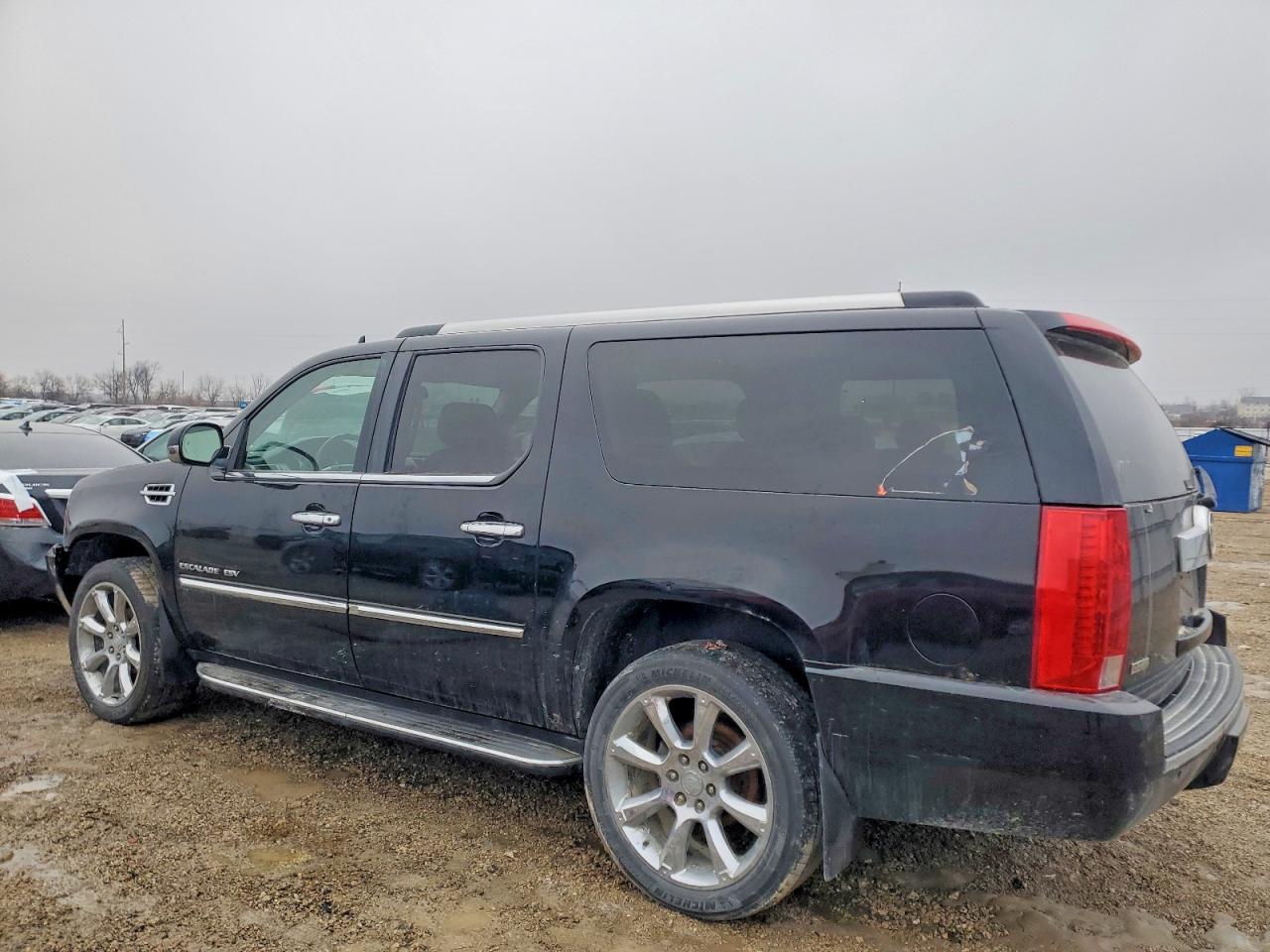 2012 CADILLAC ESCALADE ESV LUXURY photo 2