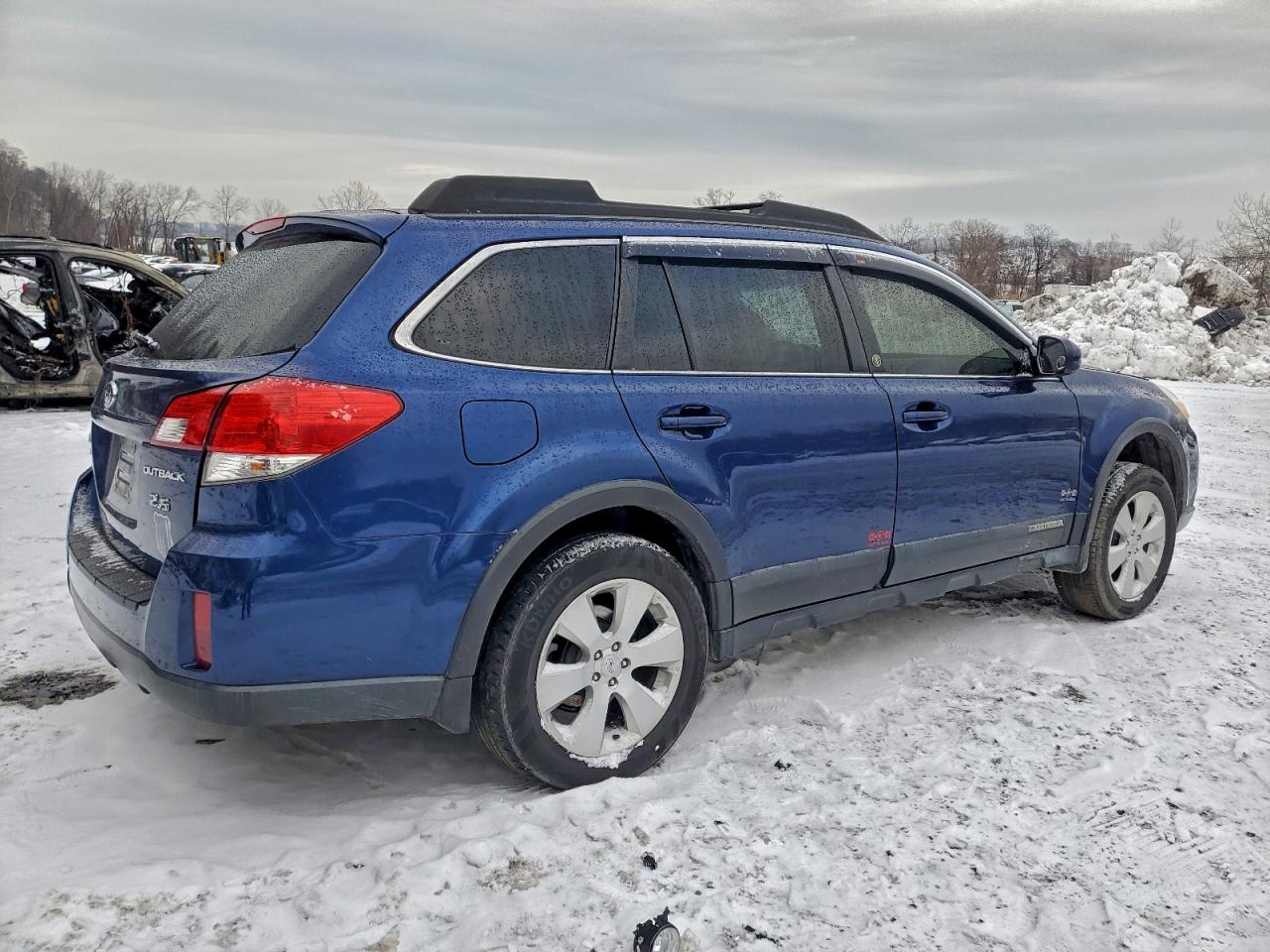 2010 SUBARU OUTBACK 2.5I PREMIUM photo 3
