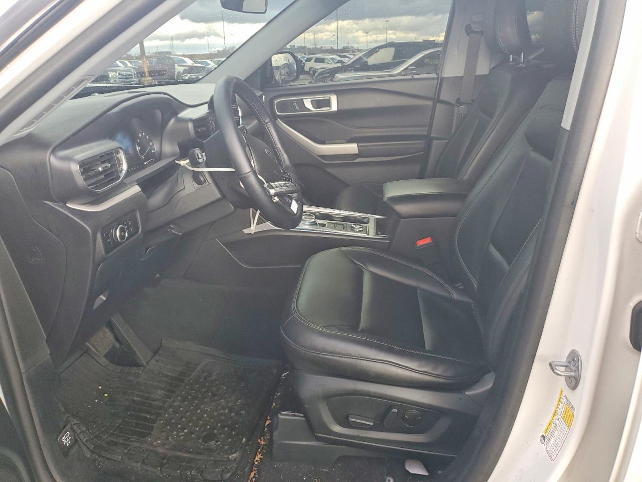 2023 FORD EXPLORER XLT photo 7