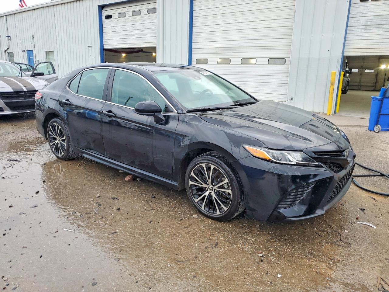 2020 TOYOTA CAMRY SE photo 4