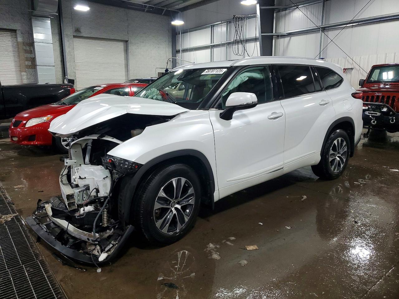 2022 TOYOTA HIGHLANDER