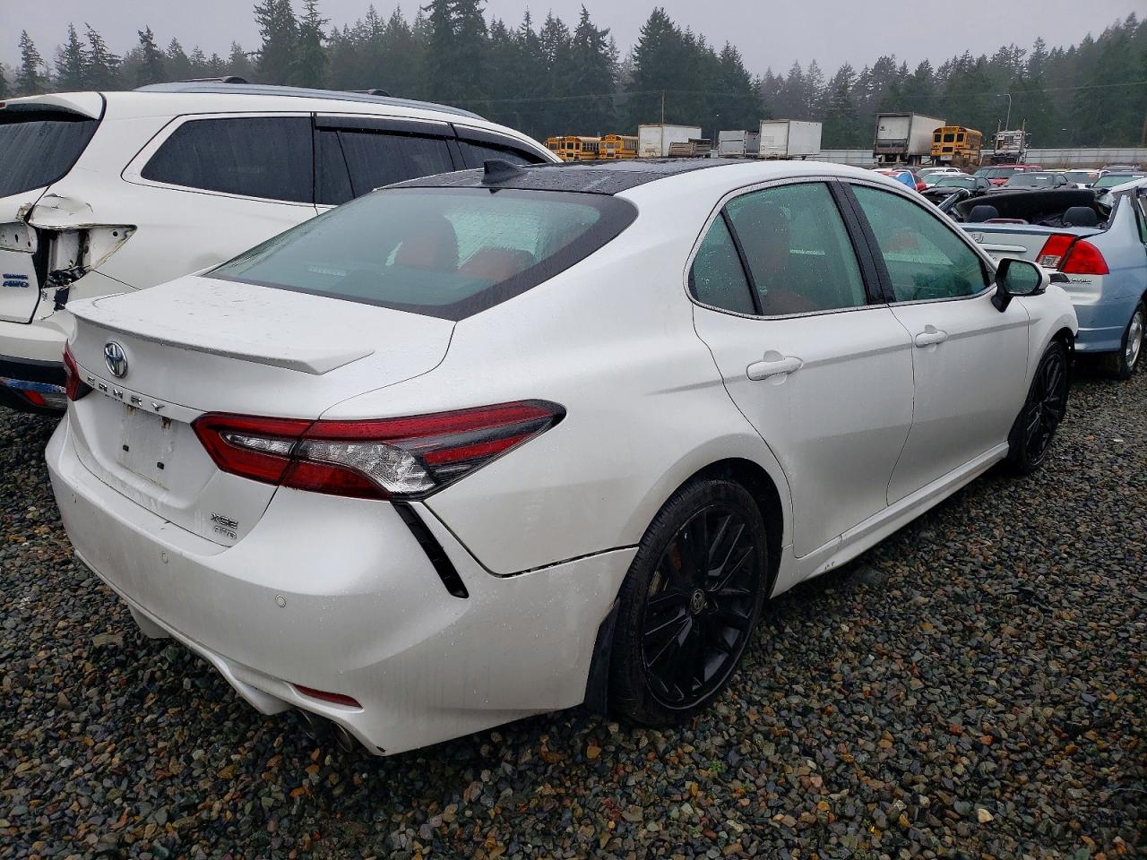 2021 TOYOTA CAMRY XSE photo 3