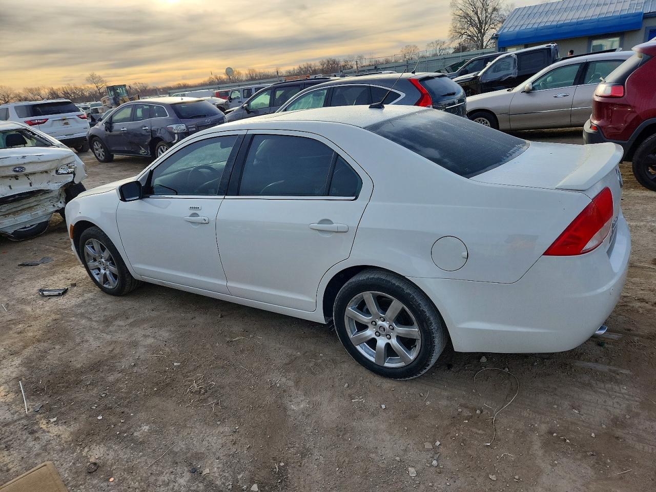 2010 MERCURY MILAN PREMIER photo 2