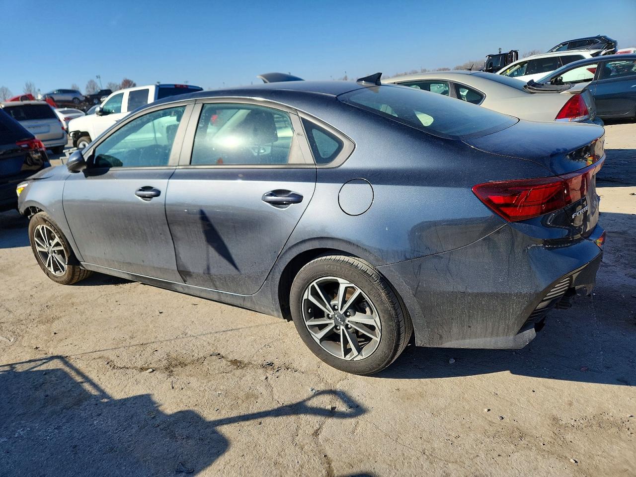 2024 KIA FORTE LX photo 3