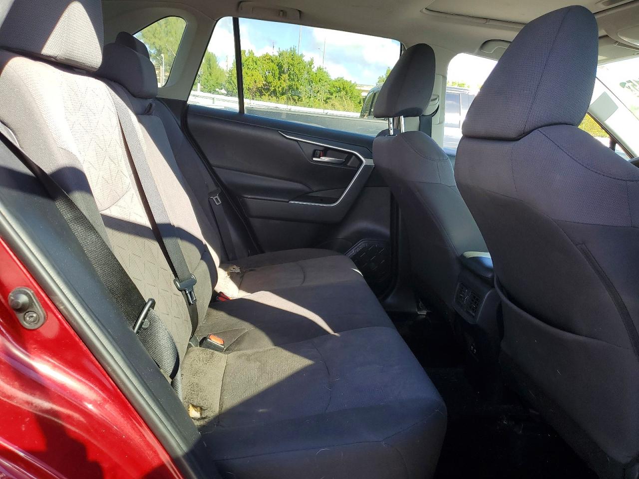 2019 TOYOTA RAV4 XLE photo 11