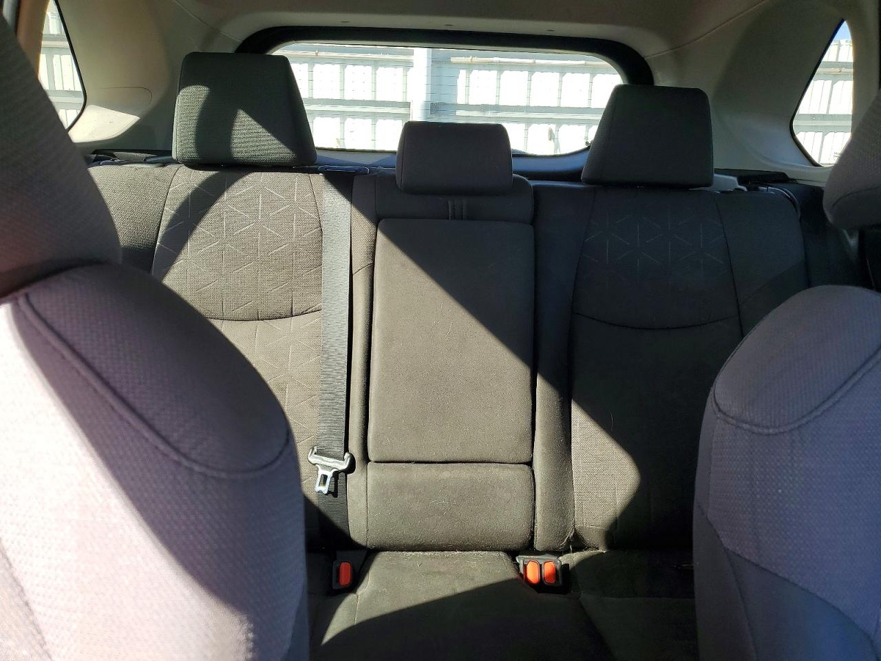 2019 TOYOTA RAV4 XLE photo 10