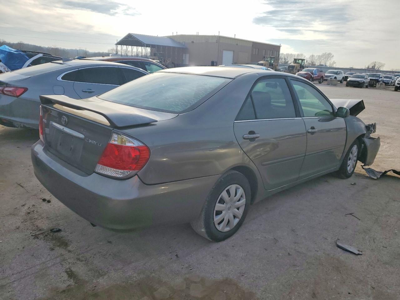 2006 TOYOTA CAMRY LE photo 3