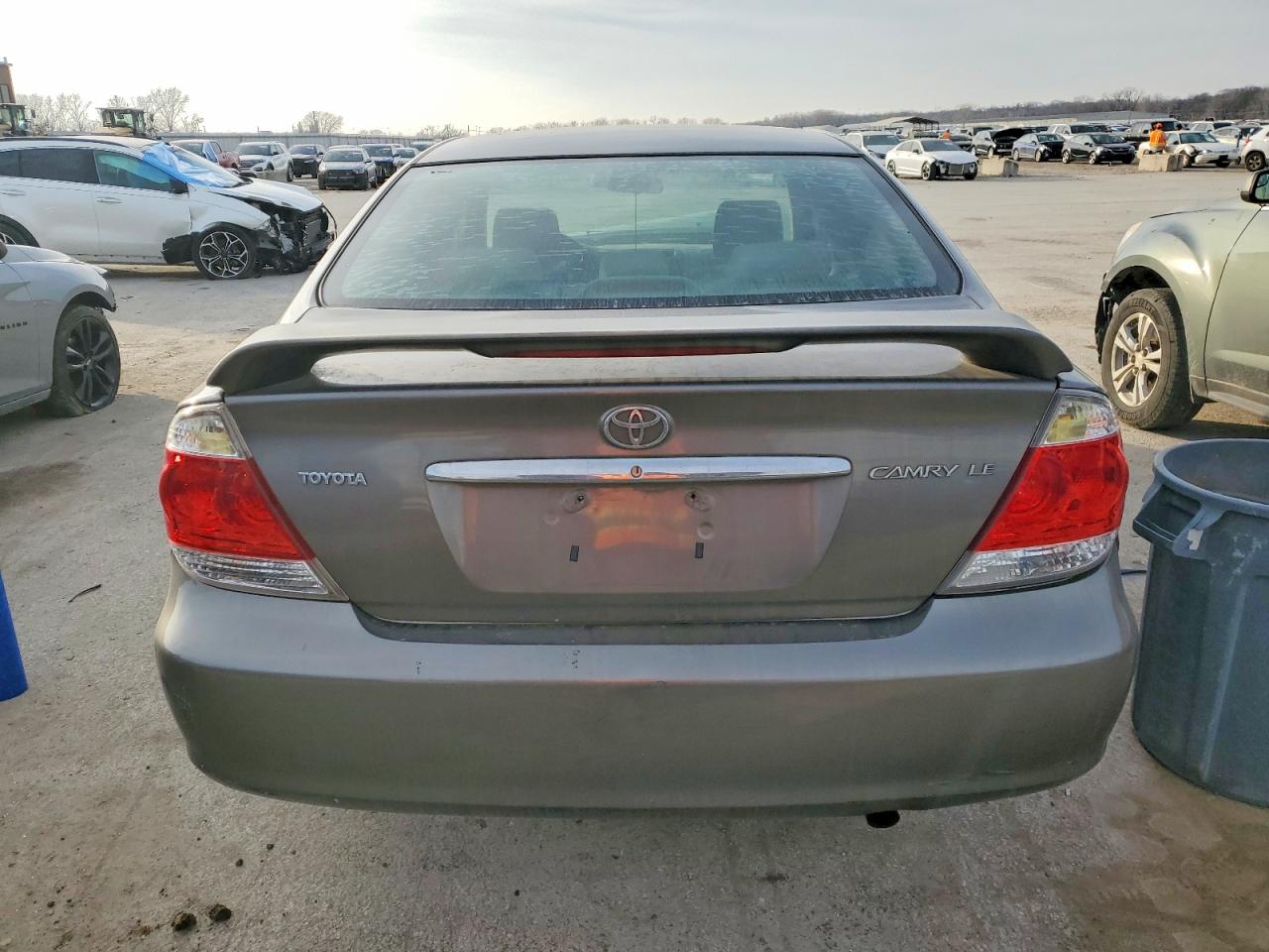 2006 TOYOTA CAMRY LE photo 6